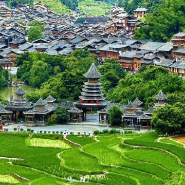 贵州贵阳+黄果树景区+荔波小七孔景区+肇兴侗寨5日4晚私家团