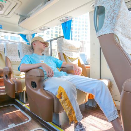 贵州贵阳+黄果树+荔波+西江千户苗寨+镇远+梵净山5日4晚跟团游