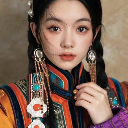 呼和浩特+辉腾锡勒草原+乌兰哈达火山地质公园+库布齐沙漠+哈素海+敕勒川草原2日1晚跟团游