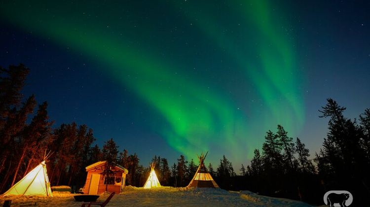 3-Day 2 - Night Aurora Quest with Glass Tipi Experience