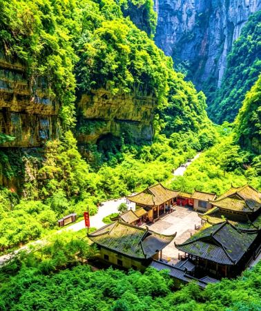 5D4N • Chongqing + Wulong District + Three Natural Braidges + Longshuixia Fissure Gorge Cleft + Furong River Cruise