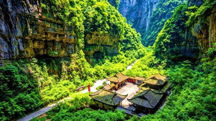 Chongqing + Wulong District + Three Natural Braidges + Longshuixia Fissure Gorge Cleft + Furong River Cruise