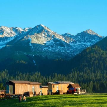 新疆伊犁+库尔德宁景区7日6晚私家团