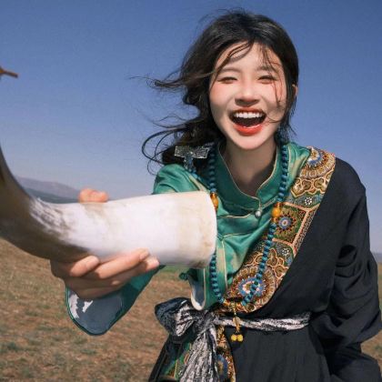 内蒙古辉腾锡勒草原+乌兰哈达火山地质公园+响沙湾+敕勒川草原+哈素海5日4晚拼小团