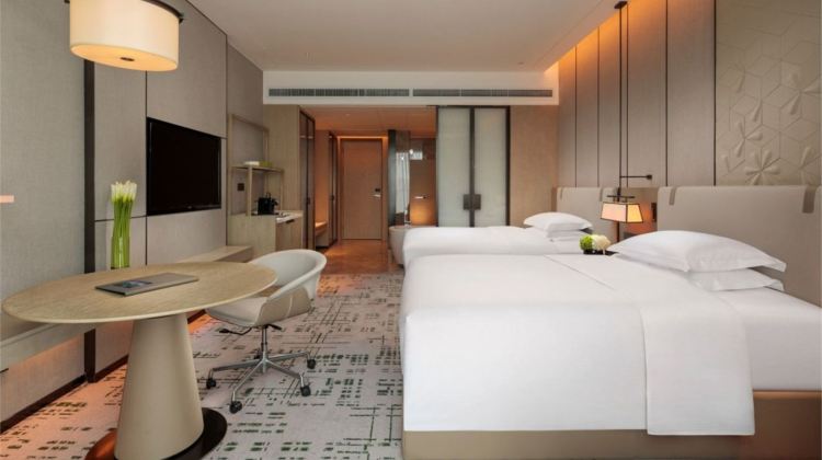 6D5N · Private Tours · Hilton Stay in Chengdu & Jiuzhaigou - Jiuzhaigou + Huanglong+ Panda valley + Dujiangyan + Mt. Siguniang - Summer Escape, Airport Transfer & Free Time in Chengdu