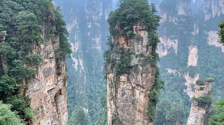 4-Day 4-Day Zhangjiajie Tour to All Highlight Attractions with VIP Lift