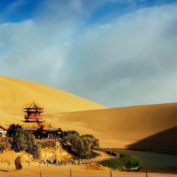 兰州+青海湖景区+敦煌+嘉峪关+酒泉+张掖+祁连10日9晚拼小团