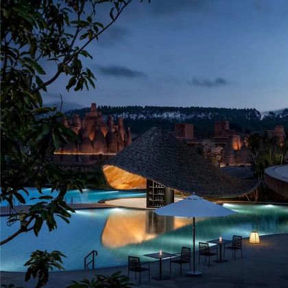 云南昆明+抚仙湖+建水+蒙自+普者黑景区+弥勒6日5晚私家团