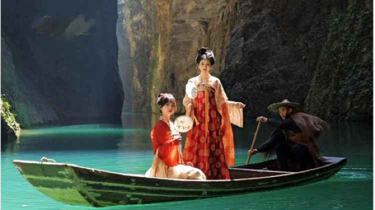 恩施市6日5晚私家团·私家团领航者『分2天错峰游大峡谷·夜宿宣恩』经典环线不走回头路【赠价值500元景交小交通+特色活动】>赠大峡谷·索道上山+探秘土司城+梭布垭·赠山海泾+屏山峡谷>专车上门接/本地司机不乱收费