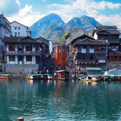 安顺+荔波小七孔景区+西江千户苗寨+边城茶峒景区+张家界国家森林公园+黄果树景区10日9晚拼小团