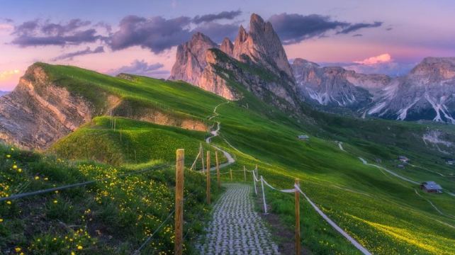 <6天>【轻享之旅 探秘小众北意▪多洛米蒂仙境】6-15人中文小团·古城贝加莫缆车+富内斯山谷+明信片场景圣母玛利亚教堂+布莱埃斯湖+米苏里娜湖+水城威尼斯+阿尔卑斯山高原缆车+刀锋山缆车