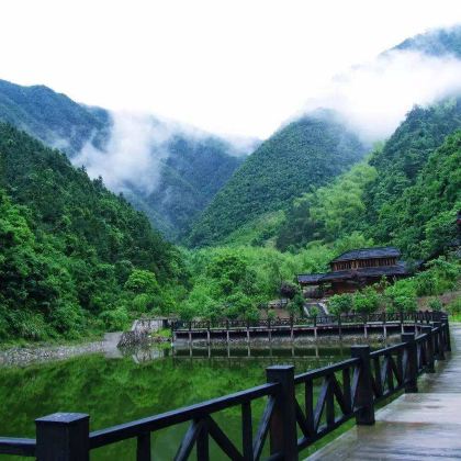 桐庐+富春江+严子陵钓台+芦茨村+天子地梦幻乐园3日2晚私家团