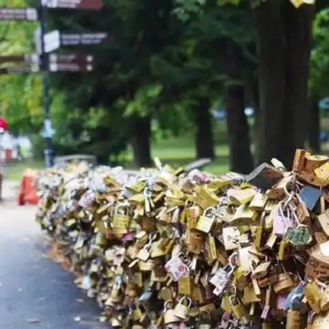 塞尔维亚+木头村+泽蒙9日8晚私家团