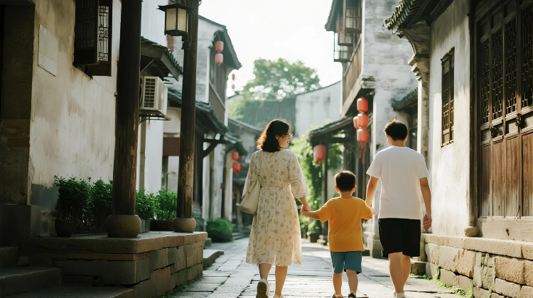 杭州+苏州+乌镇+西塘4日3晚跟团游·【20成人小团】赠300元~『双游船 抄经汉服双体验』『全程5钻宿乌镇 享50乾隆御茶宴+60网红素餐』5A四水乡~【周庄&乌镇双夜游 南浔+西塘双古镇】姑苏~【拙政园 寒山寺】