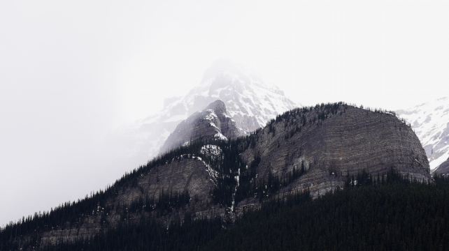 4-Day Canadian Rockies Fairyland Tour from Calgary·3 Parks, Glacial Lakes & Fairmont Stay | Complimentary Airport Transfer