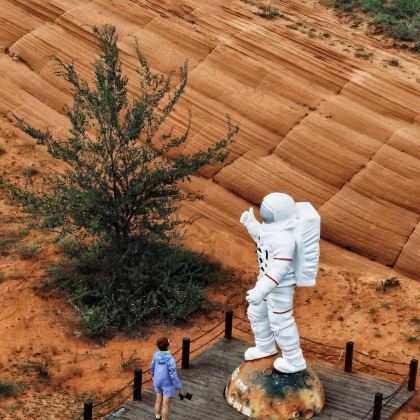 延安宝塔山+陕西黄河壶口瀑布+甘泉大峡谷+陕西波浪谷景区5日4晚私家团