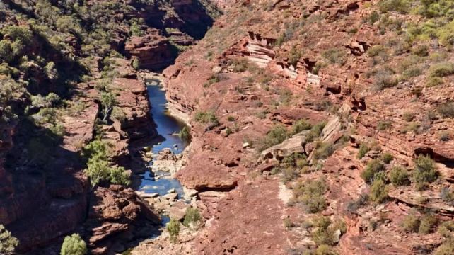 澳大利亞西澳大利亞珀斯+羅特尼斯島+傑拉爾頓+赫特瀉湖+卡爾巴里國家公園+尖峯石陣+瑪格麗特河6日5晚跟團遊·送粉湖航拍+西澳無憂旅行