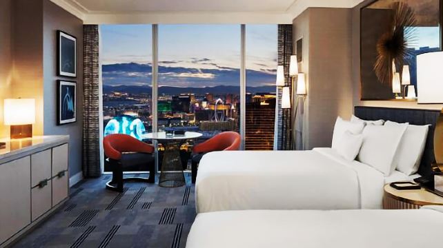 5-Day National Park + Antelope Canyon + Los Angeles Free Day Tour from Las Vegas: Zion&Bryce National Park, Horseshoe Bend and Lower Antelope Canyon · 1 Optional Day Tour Available