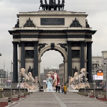 俄罗斯莫斯科+圣德米特里大教堂+克里姆林宫+麻雀山+莫斯科国立大马戏团6日5晚私家团