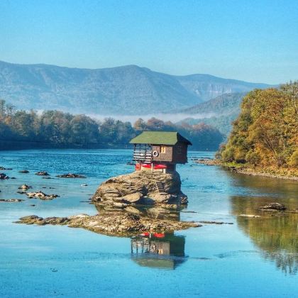 塞尔维亚贝尔格莱德+诺维萨德8日7晚私家团