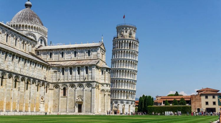 <9天>【易游欧洲 1人成团】欧洲四国(法/瑞/意/摩纳哥)·埃菲尔铁塔+卢浮宫+凡尔赛宫+琉森卡佩尔廊桥&狮子纪念碑+米兰大教堂+罗马斗兽场+比萨斜塔+赠罗马/巴黎Citywalk