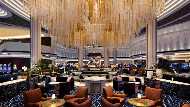 5-Day National Park + Antelope Canyon + Los Angeles Free Day Tour from Las Vegas: Zion&Bryce National Park, Horseshoe Bend and Lower Antelope Canyon · 1 Optional Day Tour Available