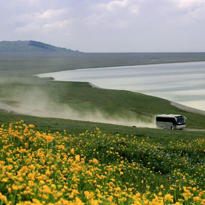 新疆伊犁那拉提旅游风景区+唐布拉草原+赛里木湖3日2晚跟团游