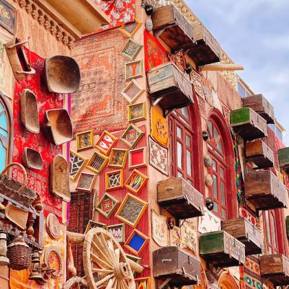 中国新疆乌鲁木齐新疆国际大巴扎那拉提17日16晚跟团游