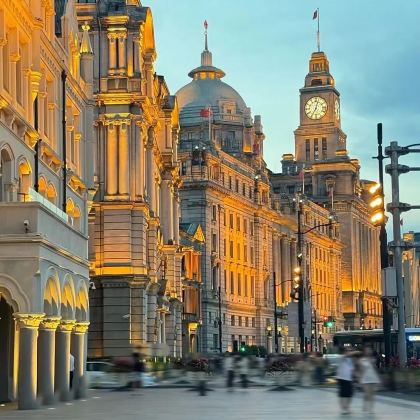 户外活动·探索上海1日小包团，外滩+南京东路步行街+城隍庙+十六铺码头4人含车+讲解，解读海派文化，上海城市发展