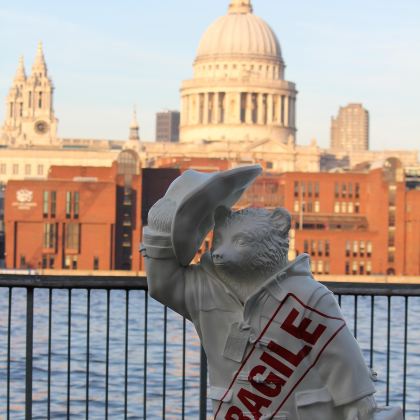 英国伦敦+拜伯里+雷丁+温莎城堡+牛津大学+巨石阵+巴斯小镇+索尔兹伯里大教堂4日3晚拼小团