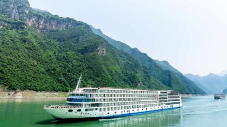 7日6晚 · 旅行團 · <26年9月21日首航下水>世紀夢想號(5樓江景露臺房) 長江三峽、重慶、宜昌、荊州、武漢7天純玩團三峽大壩、三峽之巔、升船機、神女溪、《烽煙三國》表演、豐都小官山、楚王車馬陣、東湖水杉林、洪崖洞·全包三峽遊船登岸觀光項目
三峽大壩+三峽之巔+升船機+神女溪+烽煙三國+表演+豐都小官山

特別安排船上專屬管家+從登船到離船全程貼心照料+細心打點大小事務

獲獎無數+質素備受肯定+於202