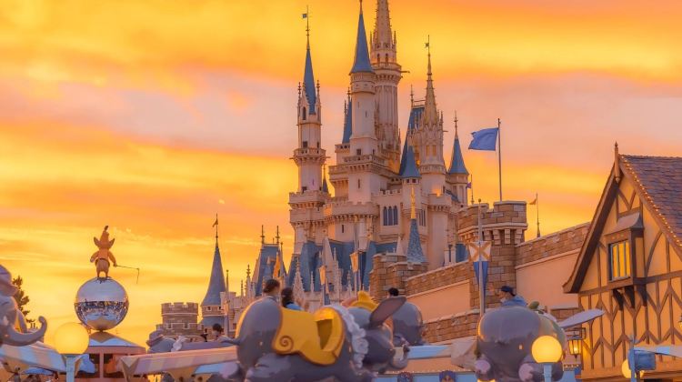 5-day 4-night · Private Tour · Shanghai + Shanghai Disney Resort + The Bund + Oriental Pearl Radio & Television Tower