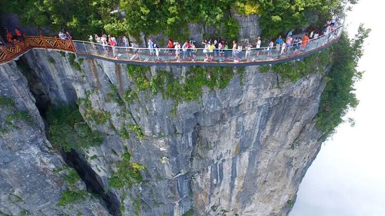 4-Day National Park Tour from Zhangjiajie · Tianzi Mountain, Yellow Dragon Cave and Tianmen Mountain | BaiLong Lift VIP Ticket