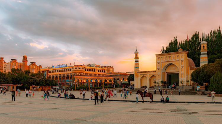 10-day 9-night · Private Tour · Xinjiang + Urumqi + Southern Xinjiang + Kashgar + Pamirs Plateau