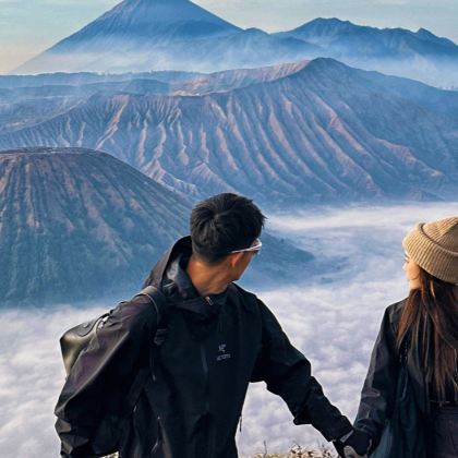 印度尼西亚巴厘岛+布罗莫火山+赛武千层瀑布+伊真火山+罗威纳海滩+佩妮达岛6日5晚私家团