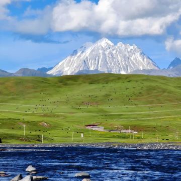 成都+色达+四姑娘山+墨石公园景区+新都桥5日4晚私家团