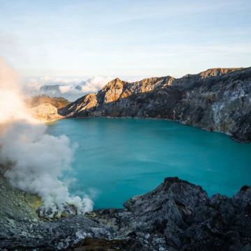 印度尼西亚巴厘岛+布罗莫火山+伊真火山+罗威纳海滩+佩妮达岛7日6晚跟团游