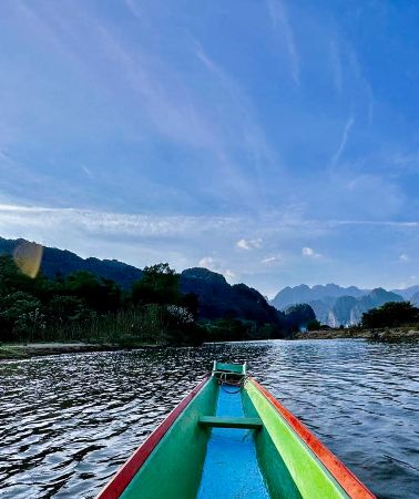 6天5晚 • 小眾東南亞全境環線純玩，萬榮藍色潟湖漂流，清晨佈施與湄公河絕美日落，沉浸式慢遊寮國