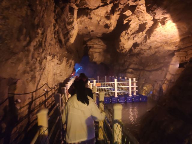 官马溶洞旅行图片 2