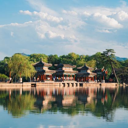 承德+避暑山庄+普陀宗乘之庙+普宁寺2日1晚跟团游