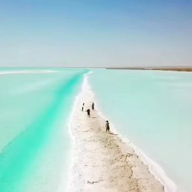 乌素特水上雅丹地质公园+茶卡盐湖+青海湖景区+莫高窟+鸣沙山月牙泉+嘉峪关关城+张掖七彩丹霞旅游景区8日7晚私家团