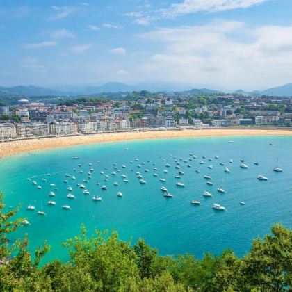 西班牙塞哥维亚+毕尔巴鄂+圣塞瓦斯蒂安+洛格罗尼奥+贝壳海滩4日3晚跟团游