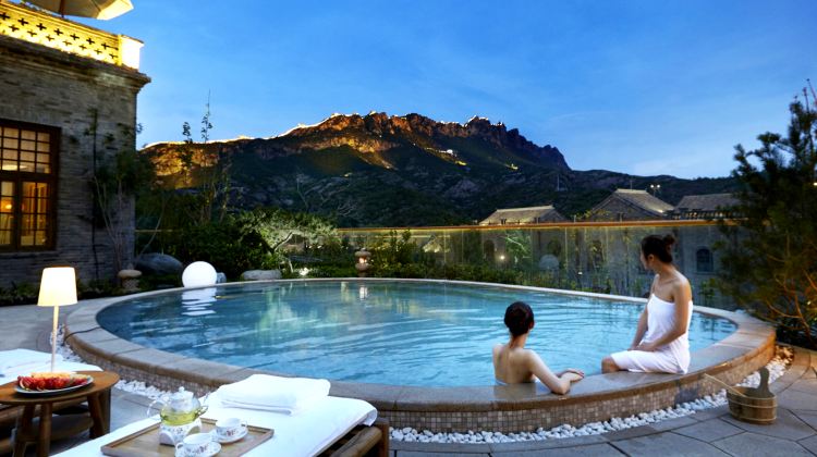 5D4N · Private Tours · Northern Water Town hidden in Beijing  Luxury Tour: The Palace Museum, Gubei Water Town & Simatai Great Wall