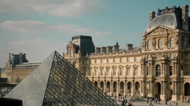 <13天>【易游欧洲 1人成团】法国+卢森堡+意大利+德国+捷克+斯洛伐克+匈牙利+奥地利+瑞士·巴黎进罗马出+法兰克福+布拉格+布达佩斯+赠1小时维也纳CityWalk+（单人免费拼房/欧陆式早餐/华人导游全程陪同）