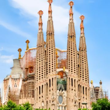 西班牙巴塞罗那+法国阿维尼翁+意大利罗马+佛罗伦萨+比萨+尼斯+戛纳6日5晚跟团游