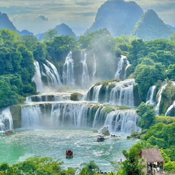 广西南宁+通灵大峡谷+德天跨国瀑布景区+明仕田园+北海+涠洲岛7日6晚拼小团