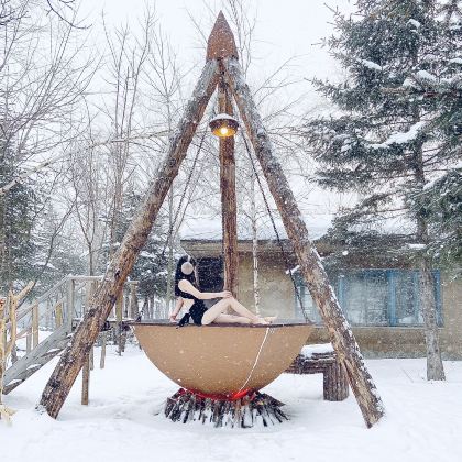 户外活动·【全程旅拍】长白山延吉6日寒假亲子营 | 荒野猎人寻“鹿”迹&雪地“实弹”射击|【雪地摩托+马拉爬犁+轻徒步】穿越雪岭秘境 | “铛铛车非遗时调演出 | 滑雪泡温泉，不冻河漂流，20+冰雪玩法 【5钻轻奢酒店】