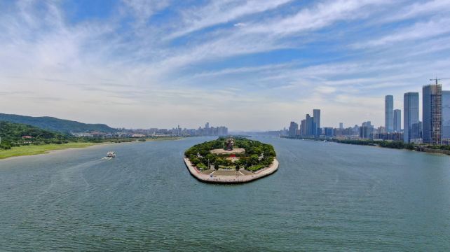 9-Day Guangxi and Hunan Highlights Private Tour ·Li River, Yulong River, Elephant Trunk Hill, Hunan Museum, Yuelu Academy and Zhangjiajie National Forest Park