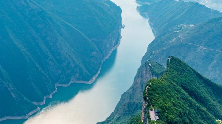 6D5N · Group Tours · VISTA HARMONY & VISTA AURORA Chongqing-Yichang Three Gorges Cruise+Dazu Rock Carving+Authentic City Walk