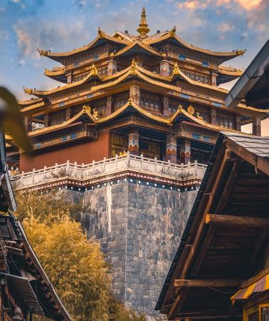 8D7N • No surcharge for Christmas. The best of Yunnan: Erhai Lake, Lijiang, Yulong Snow Mountain & Shangri-La, premium small group of 8 for international travelers with an English-speaking guide: 